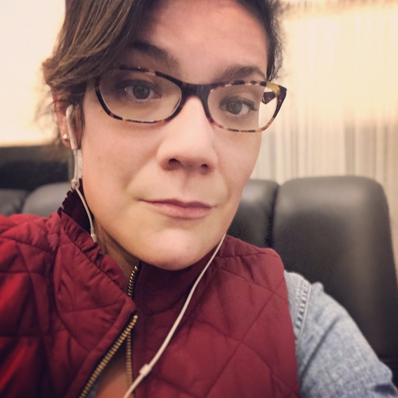 Meet your Posher, Christina - Picture 2 of 2